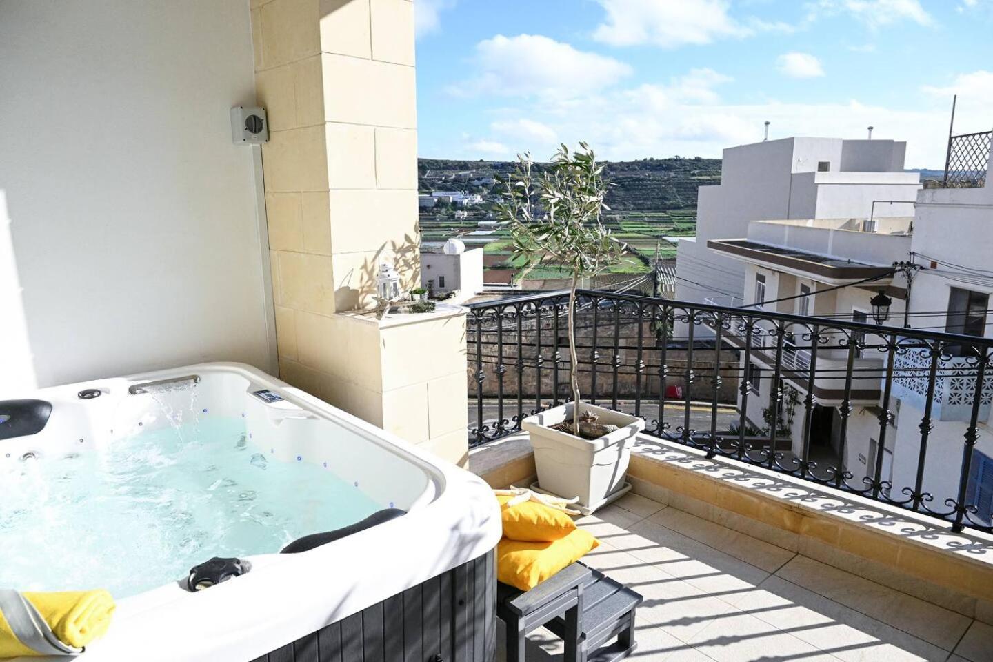 Fl 1 Ta'Lonza Luxury With Hot Tub By Homely Mellieha Bagian luar foto