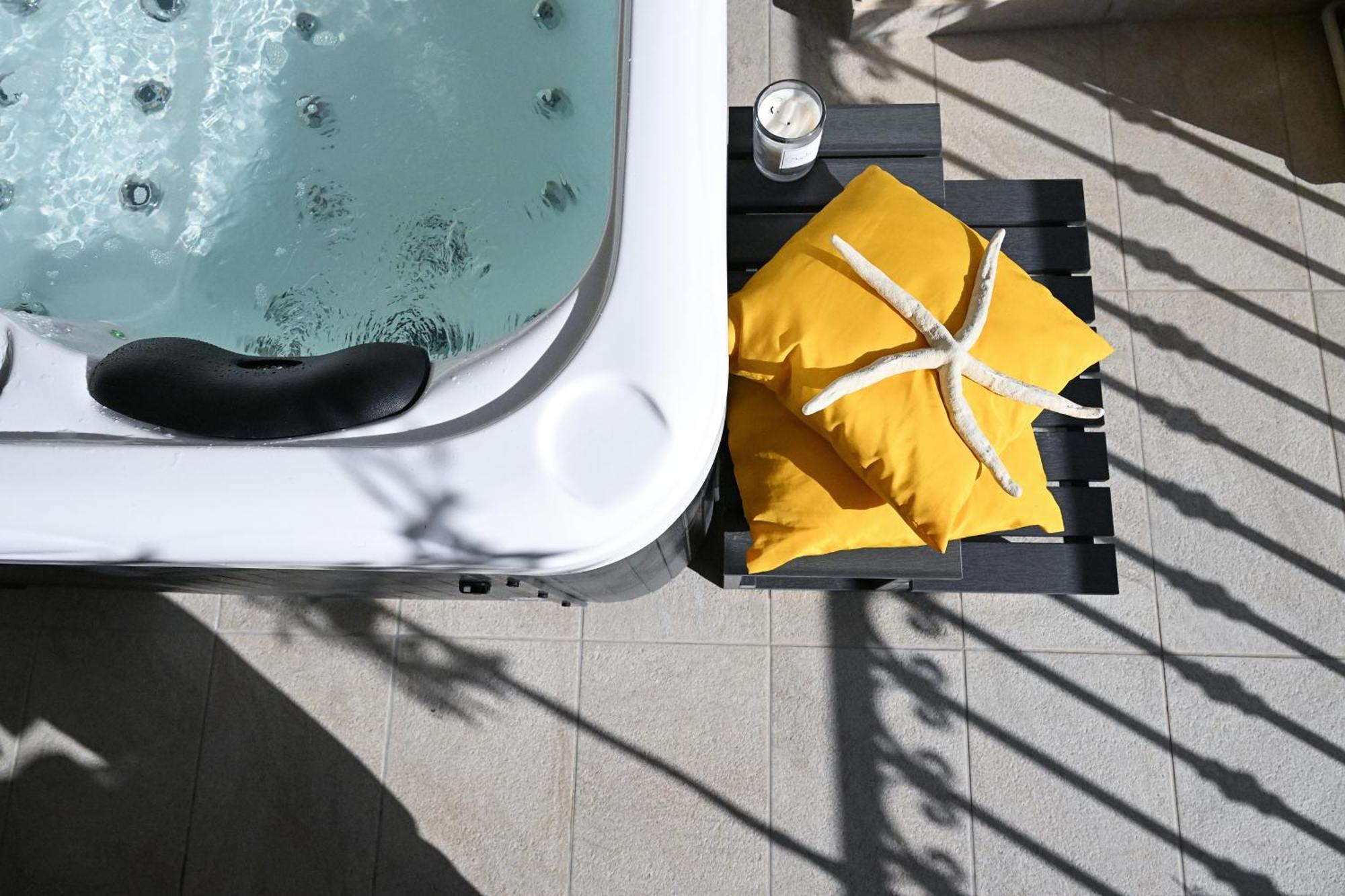 Ta'Lonza Luxury Near Goldenbay With Hot Tub App1 Apartment Mellieha Bagian luar foto